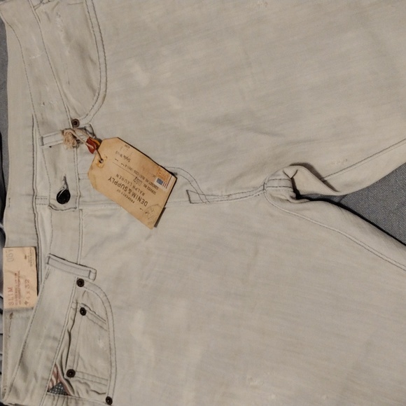 New - Picture 2 of 4